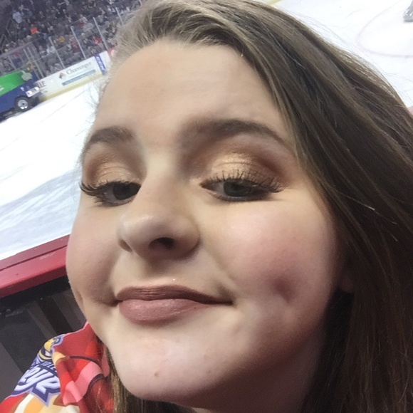 Meet your Posher, Valory - Picture 1 of 1